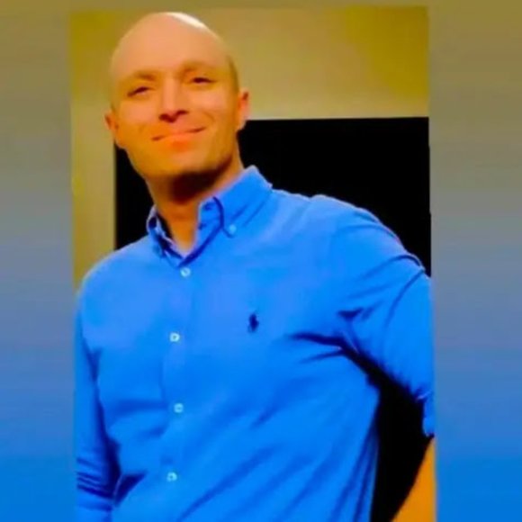 Rumor has it that he's great in bed ... Matthew G. - Picture 7 of 16